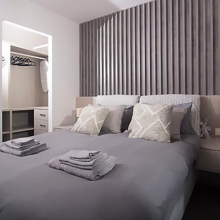 Urban Chic Luxury At The City Center Kalamata Exterior foto